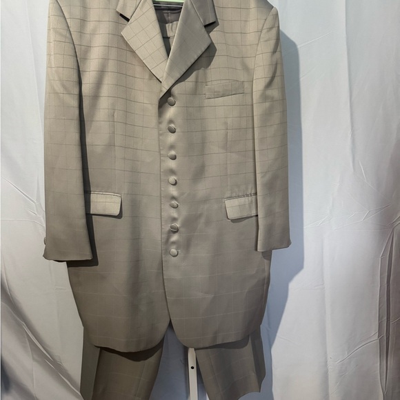 Men's Classic Gray 2-Piece Suit-Jacket Size 48R Pants W42-43R